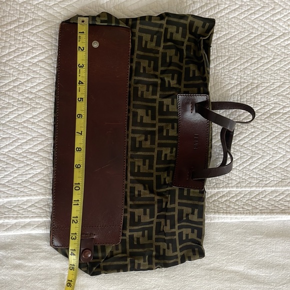 Fendi foldable Zucca pattern shopping tote. - Picture 6 of 10